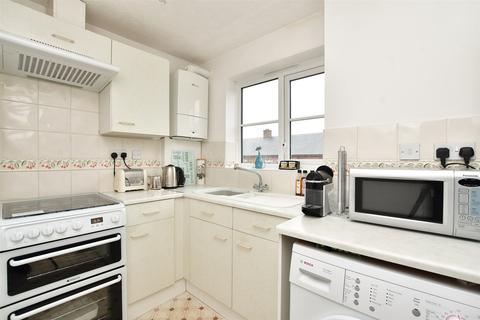 2 bedroom apartment for sale - Birkheads Road, Reigate, Surrey