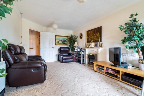 1 bedroom flat for sale - Hamlet Court Road, Westcliff-on-sea, SS0