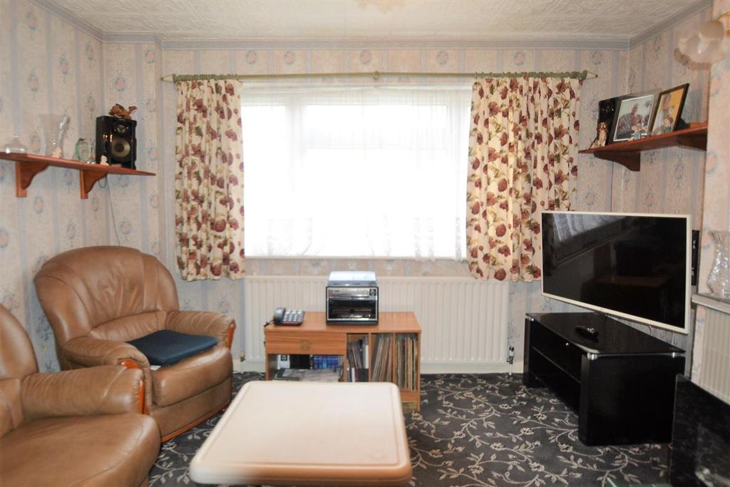 Field Road, Feltham, Feltham 2 bed £315,000