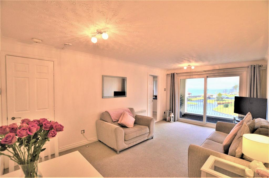 12 Hollywood, LARGS, KA30 8SP 1 bed flat £106,000