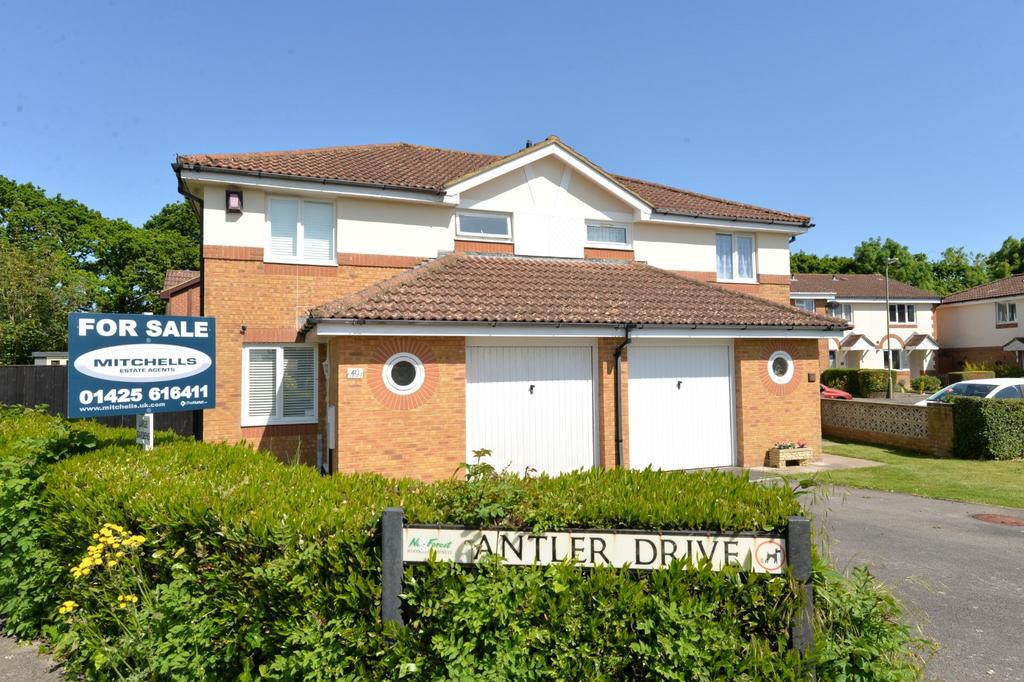 Antler Drive, New Milton, New Milton, BH25 3 bed detached house for