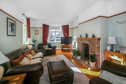 40 Onslow Gardens, South Croydon, CR2 9AT