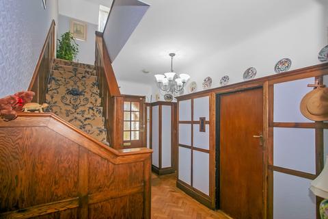 40 Onslow Gardens, South Croydon, CR2 9AT