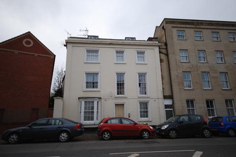 3 bedroom flat to rent, 6 Radford Road, Leamington Spa, Warwickshire, CV31