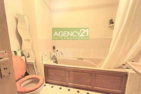 27 Agate Close, London, E16 3TU