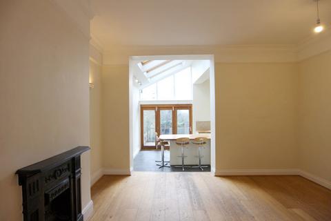 6 bedroom semi-detached house to rent, Lyndhurst Road, Hove BN3