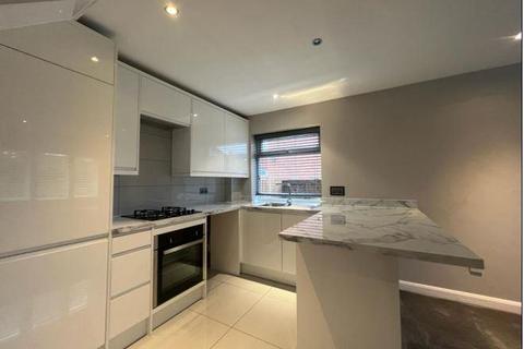1 bedroom semi-detached house to rent, Sunbury on Thames,  Ashford,  TW15
