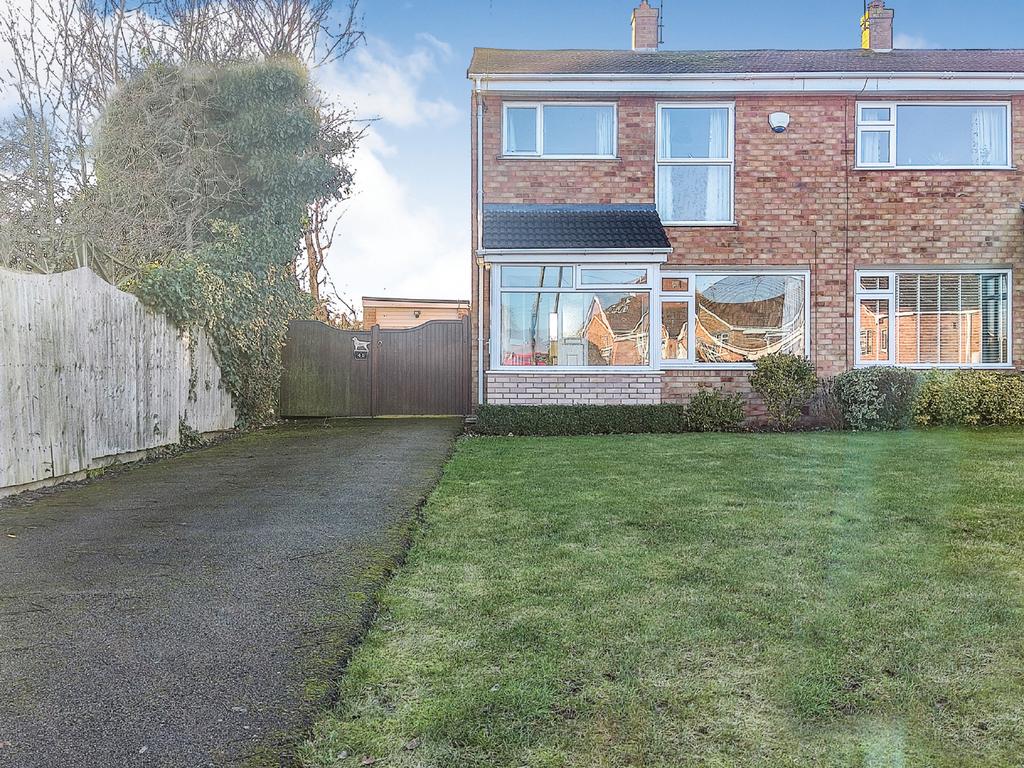 45 Chichester Lane, Hampton Magna... 3 bed semidetached house £150,000