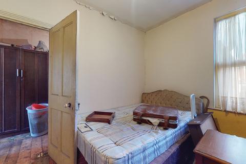 28 Chestnut Avenue North, London, E17 3NF