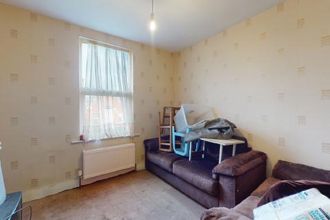 28 Chestnut Avenue North, London, E17 3NF