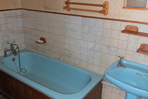 Flat 4, Benwick Court Croydon Road, London, SE20 7SS