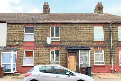 106 King Edwards Road, Barking, IG11 7TW