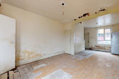 106 King Edwards Road, Barking, IG11 7TW