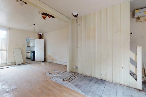 106 King Edwards Road, Barking, IG11 7TW