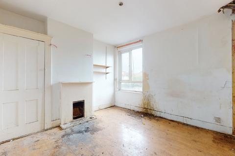 106 King Edwards Road, Barking, IG11 7TW