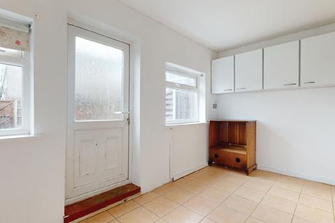 46 Mangold Way, Erith, DA18 4DE