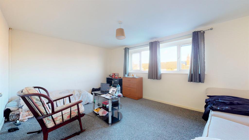 181(A) North Lane, Aldershot, Hampshire 3 bed £120,000