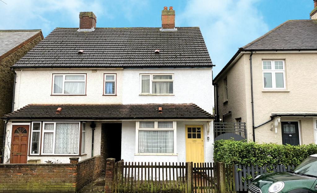 43 Whitley Road, Hoddesdon... 2 bed semidetached house £200,000