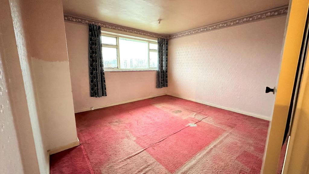 37 Cedar Court, Castleford, Wakefield 3 bed semidetached house £40,000