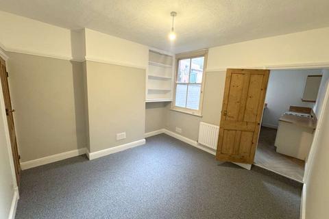 2 bedroom terraced house to rent, Clarendon Park