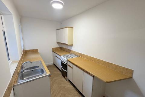 2 bedroom terraced house to rent, Clarendon Park