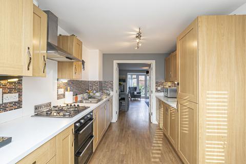 4 bedroom semi-detached house for sale, Brook Road, Buckhurst Hill, IG9