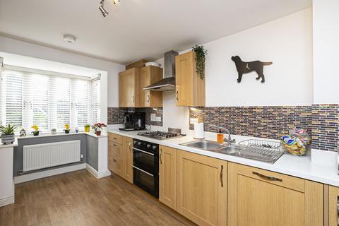 4 bedroom semi-detached house for sale, Brook Road, Buckhurst Hill, IG9
