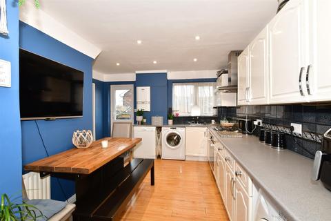 103 Bligh Way, Strood, Rochester, ME2 2XF