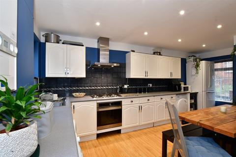 103 Bligh Way, Strood, Rochester, ME2 2XF