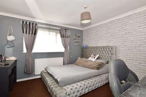 103 Bligh Way, Strood, Rochester, ME2 2XF