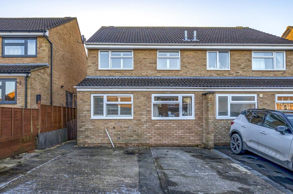 Nightingale Avenue, Frome, BA11 3 bed semidetached house for sale £
