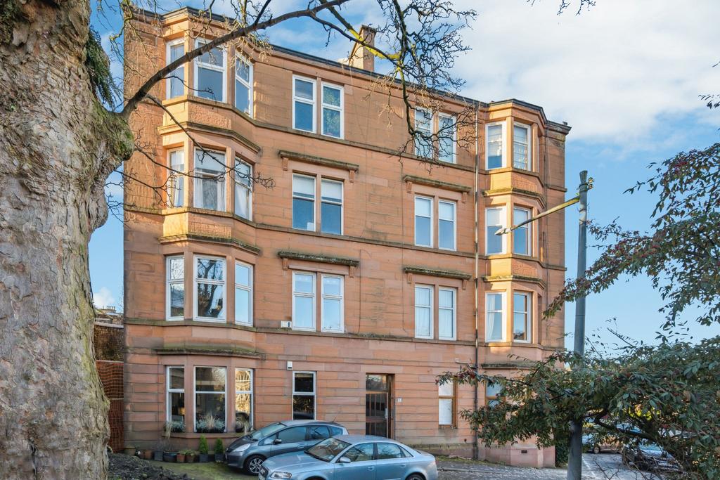 Albert Road, Flat 0/1, Crosshill, Glasgow, G42 8DR 2 bed flat for sale