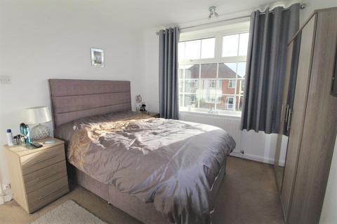 3 bedroom semi-detached house for sale - Avondale Road, Ipswich, IP3