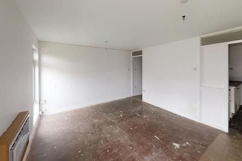 Studio to rent, Hawthorn Gardens, Talke ST7