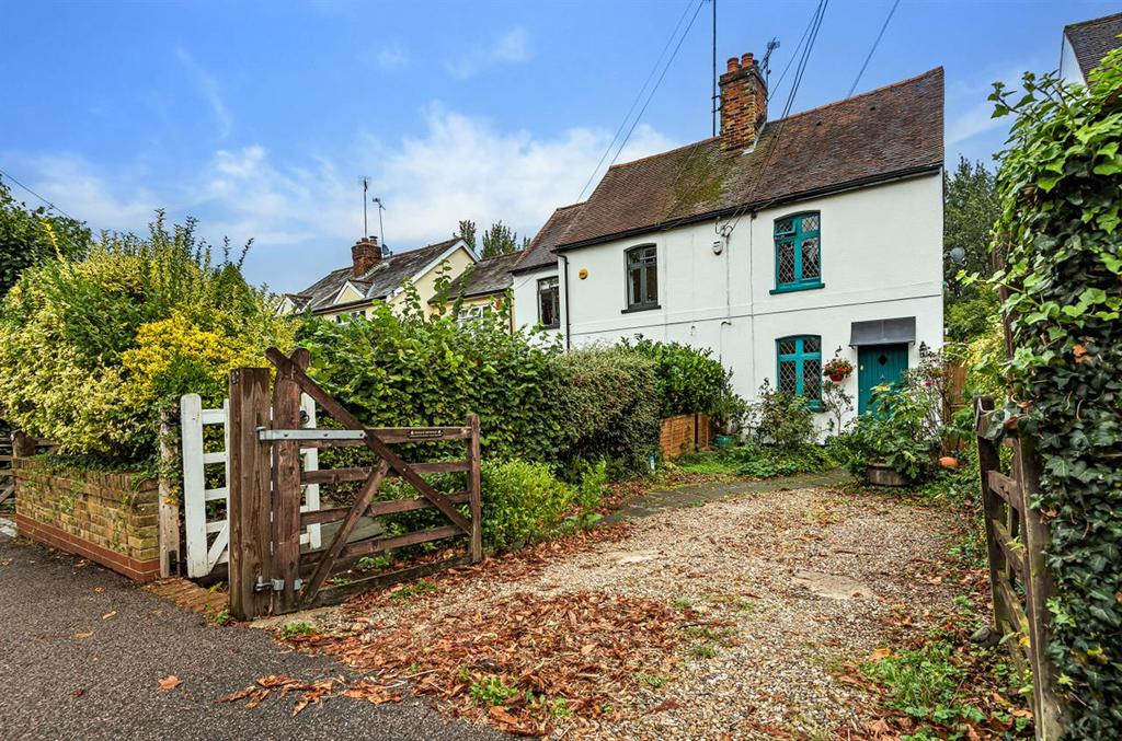 Hutton Village, Hutton 3 bed semidetached house for sale £570,000