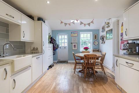 42 Hutton Village, Hutton, Brentwood, CM13 1RU