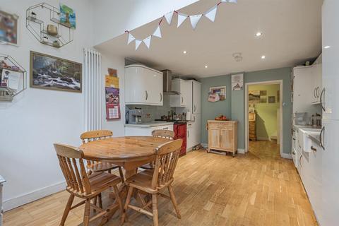 42 Hutton Village, Hutton, Brentwood, CM13 1RU