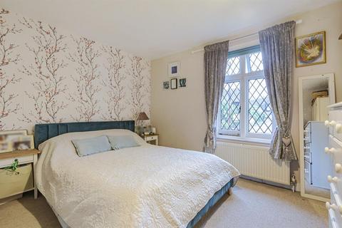 42 Hutton Village, Hutton, Brentwood, CM13 1RU