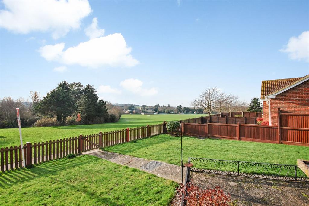 Woodrow Chase, Herne Bay 3 bed detached bungalow £399,995