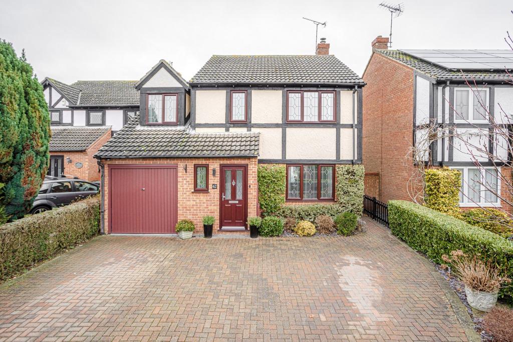 Broadleaf Avenue, Stortford... 4 bed detached house £640,000