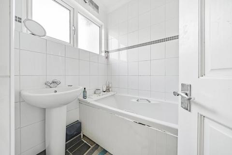 147 Vicarage Road, Sunbury-on-thames, TW16 7QB