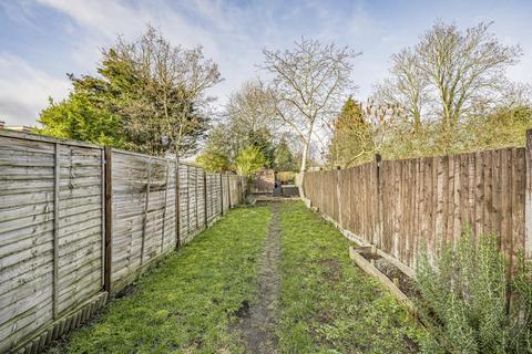 147 Vicarage Road, Sunbury-on-thames, TW16 7QB
