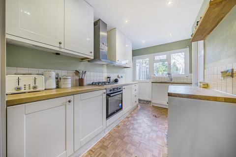 147 Vicarage Road, Sunbury-on-thames, TW16 7QB