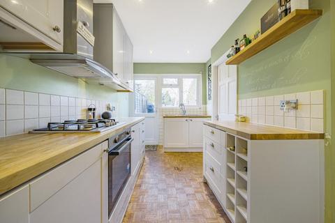 147 Vicarage Road, Sunbury-on-thames, TW16 7QB
