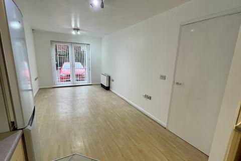 2 bedroom apartment to rent, Cambridge Court, West Bridgford, Nottingham