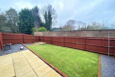 17 Laurel Grove, Uttoxeter, ST14 7EL