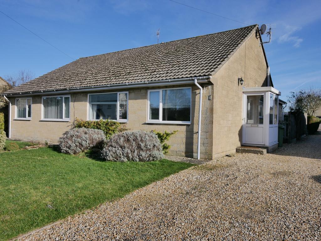 Meysey Close, Meysey Hampton 2 bed terraced house £1,195 pcm (£276 pw)
