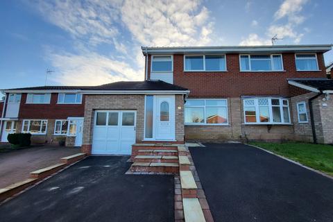4 bedroom semi-detached house to rent, Barnfield Way, Stafford