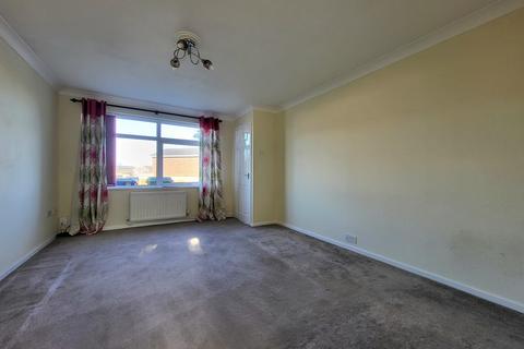 4 bedroom semi-detached house to rent, Barnfield Way, Stafford