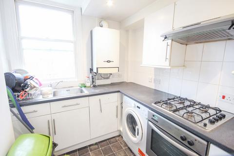 2 bedroom apartment to rent, High Street, Egham
